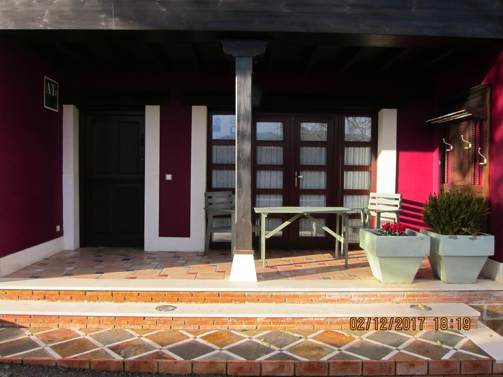 Las Casas Rurales Huerta San Benito Villamayor  Exterior photo